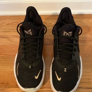 Nike PG5 Basketball Sneakers, men’s size 8.  Like new.